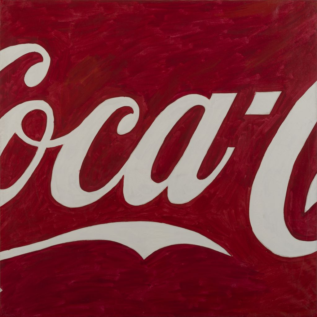 Weißer Coca Cola Schriftzug auf rotem Hintergrund